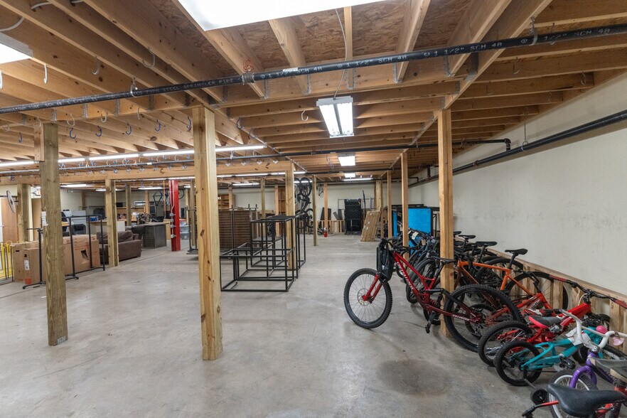 More Photos Of 3845 Northern Pike, Monroeville Freestanding For Lease