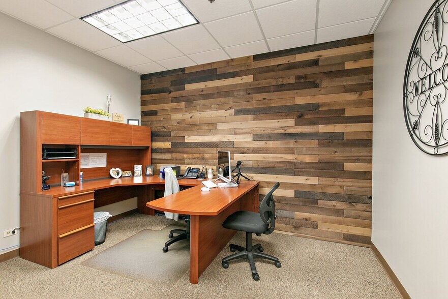 More Photos Of 15-85 N Woodbury St, South Elgin Apartments For Lease