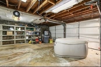 More Photos Of 538 Hartford Tpke, Shrewsbury Showroom For Sale