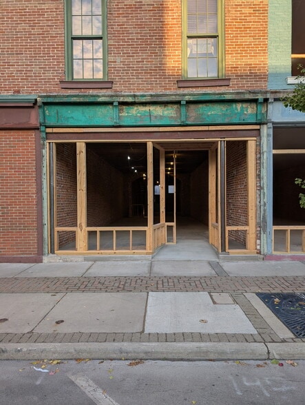 More Photos Of 12 S Market St, Troy Storefront Retail Office For Lease