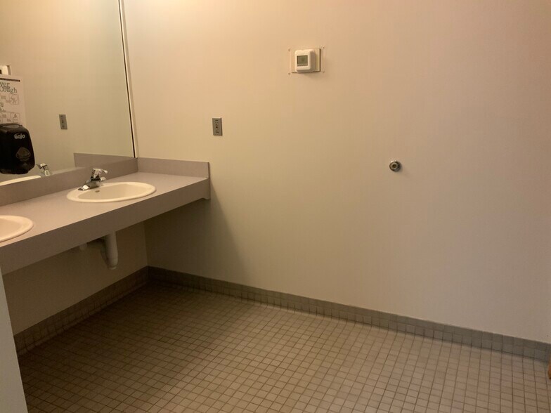 More Photos Of 2900 O St, Lincoln Office For Lease