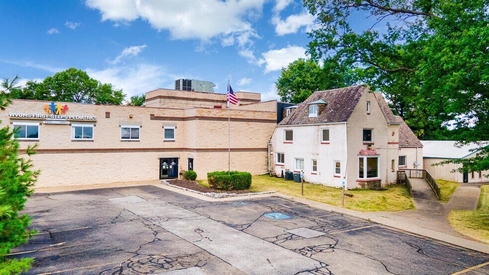 More Photos Of 3045 Pennsylvania Ave, Weirton Medical For Lease