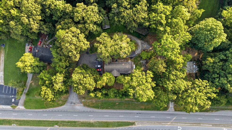 More Photos Of 3365 Thompson Bridge Rd, Gainesville Freestanding For Sale