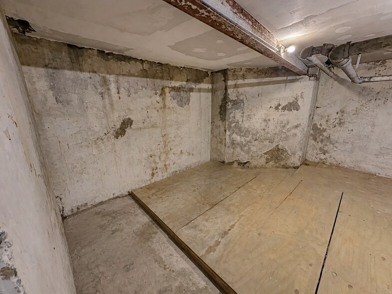 More Photos Of 4519-4523 N Milwaukee Ave, Chicago Apartments For Lease
