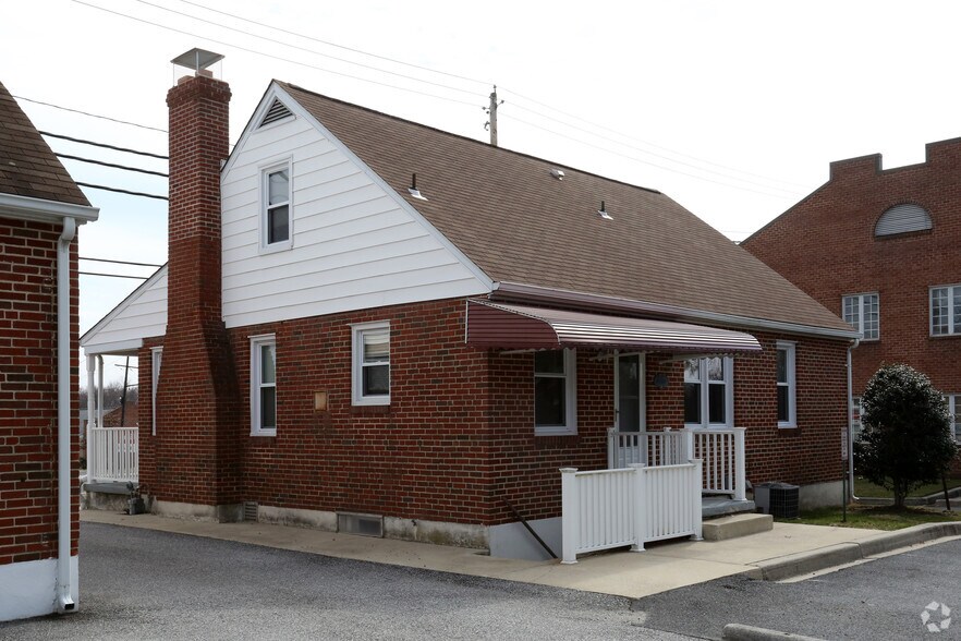 More Photos Of 9526 Belair Rd, Nottingham Office For Lease