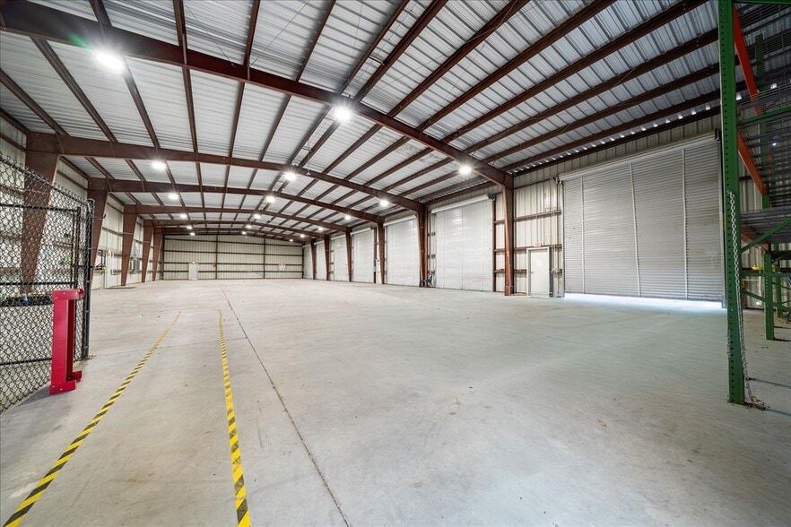 More Photos Of 13866 S Us-441, Summerfield Office For Sale