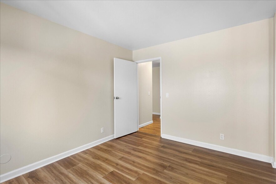 More Photos Of 561 Oakland Ave, Oakland Apartments For Sale
