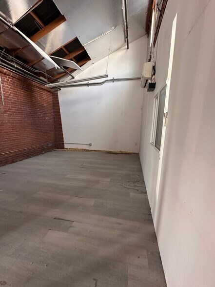 More Photos Of 2001 Belgrave Ave, Huntington Park Manufacturing For Lease