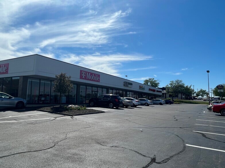 More Photos Of 125-139 E Kemper Rd, Cincinnati Storefront For Lease