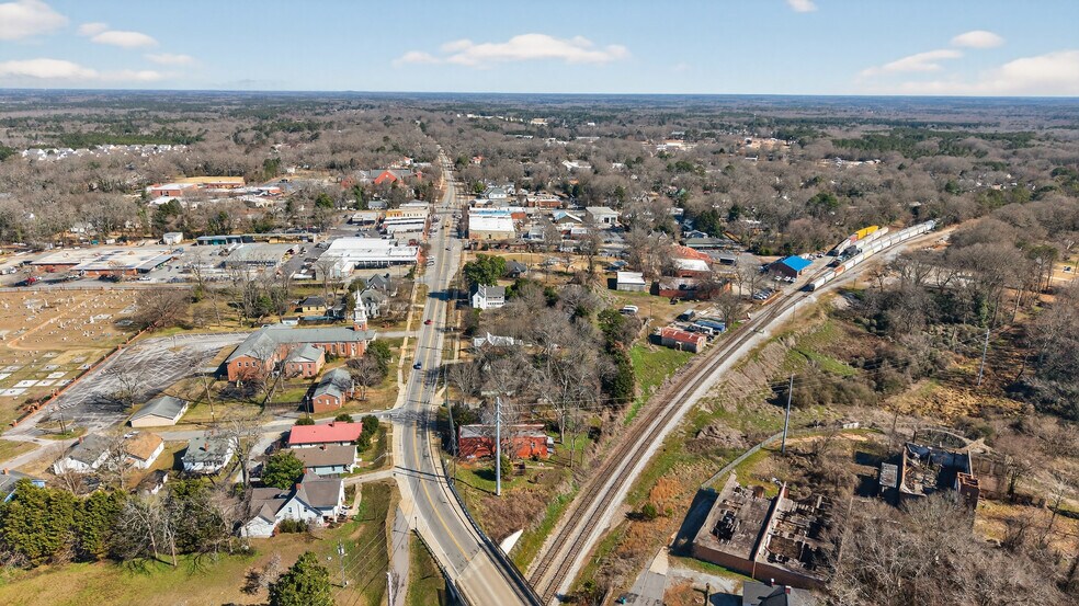 More Photos Of 304 S Cherokee Rd, Social Circle Flex For Sale