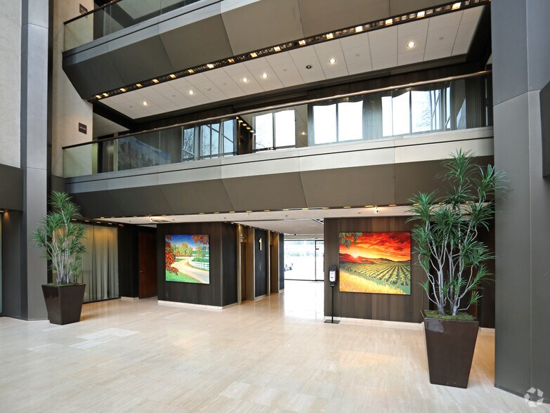 More Photos Of 111 Great Neck Rd, Great Neck Office For Lease