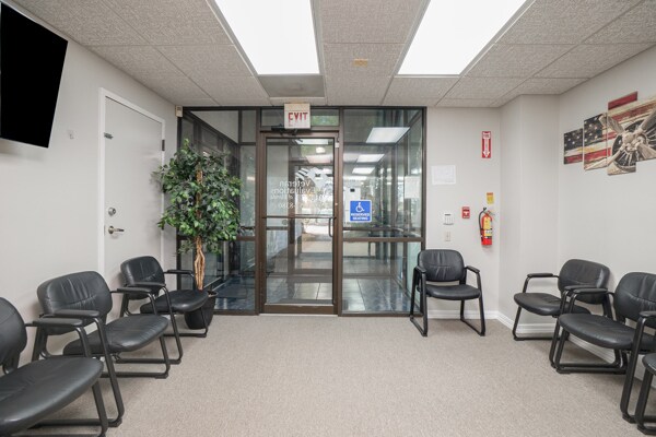 More Photos Of 2411-2413 Executive Plaza Rd, Pensacola Medical For Lease