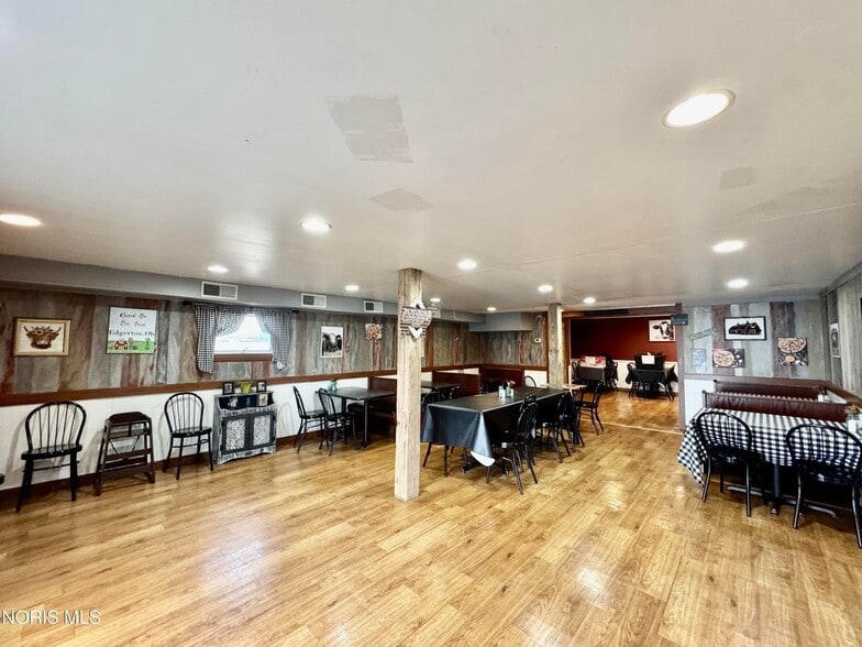 More Photos Of 404 W Vine St, Edgerton Restaurant For Sale