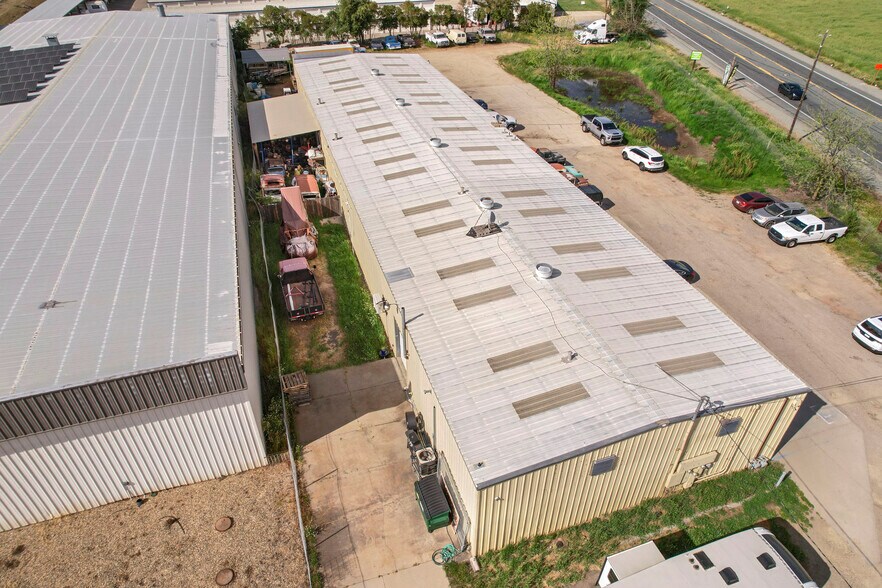 More Photos Of 12811 E Brandt Rd, Lockeford Warehouse For Sale