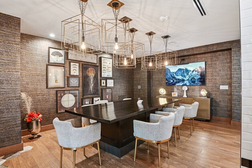 More Photos Of 101-111 W Davis St, Dallas Apartments For Lease