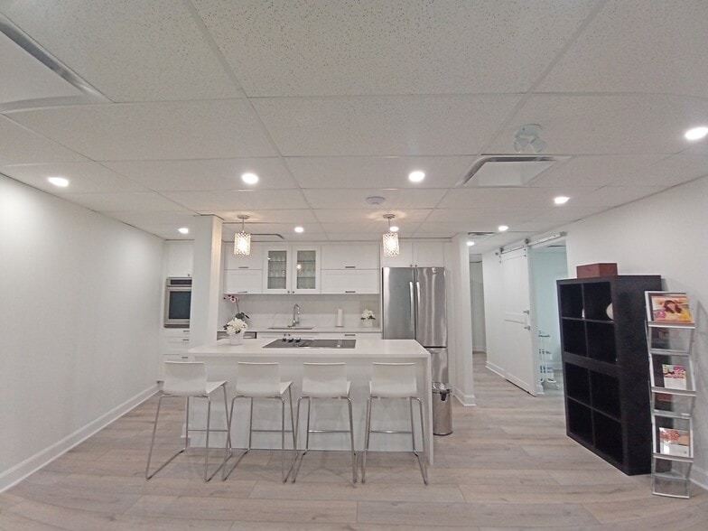 More Photos Of 69 Kempster Ave, Ottawa Office For Lease