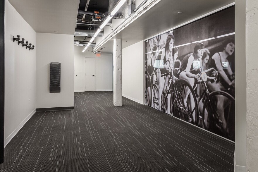 More Photos Of 36 S Pennsylvania St, Indianapolis Office For Lease