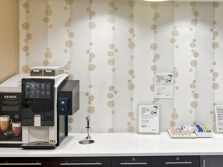 More Photos Of 1 Rideau St, Ottawa Coworking Space
