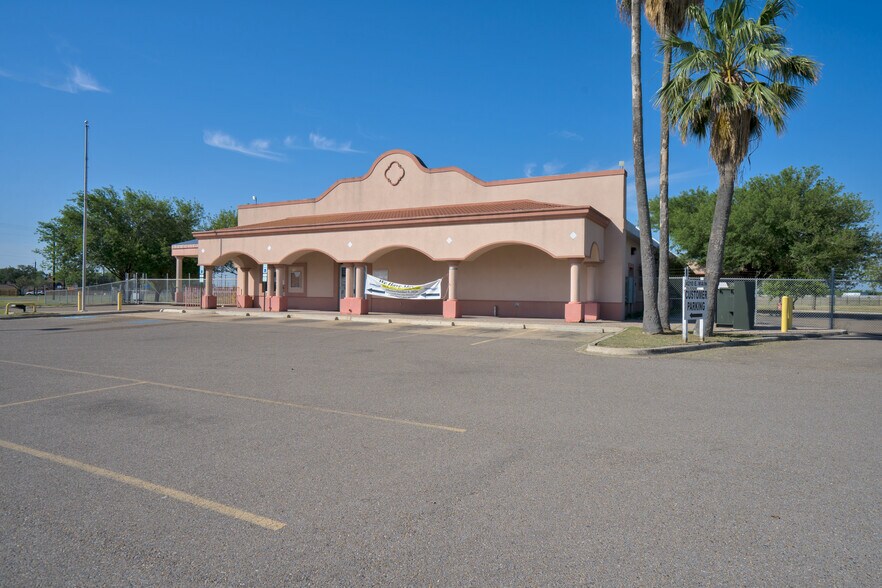 More Photos Of 4210 E Main Ave, Alton Office For Sale