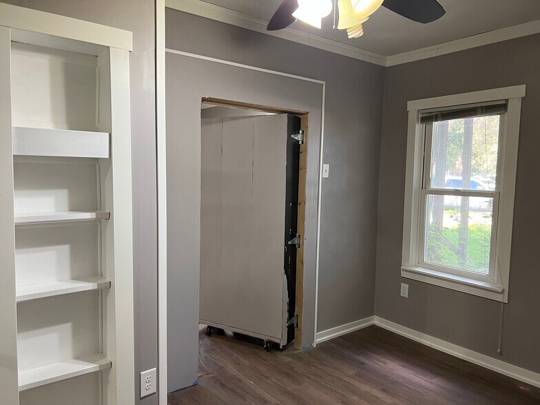 More Photos Of 804 S Bailey Ave, North Platte Flex For Sale