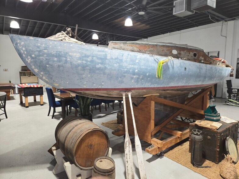 More Photos Of 1922 Placentia Ave, Costa Mesa Light Manufacturing For Lease