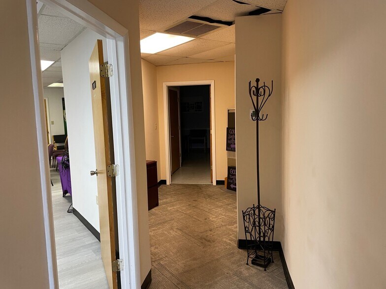 More Photos Of 660-670 Lincoln St, Portsmouth Unknown For Lease