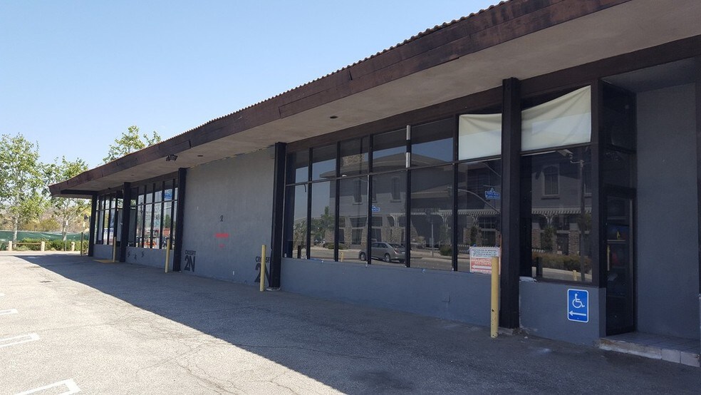 More Photos Of 22600 Lyons Ave, Newhall General Retail For Sale