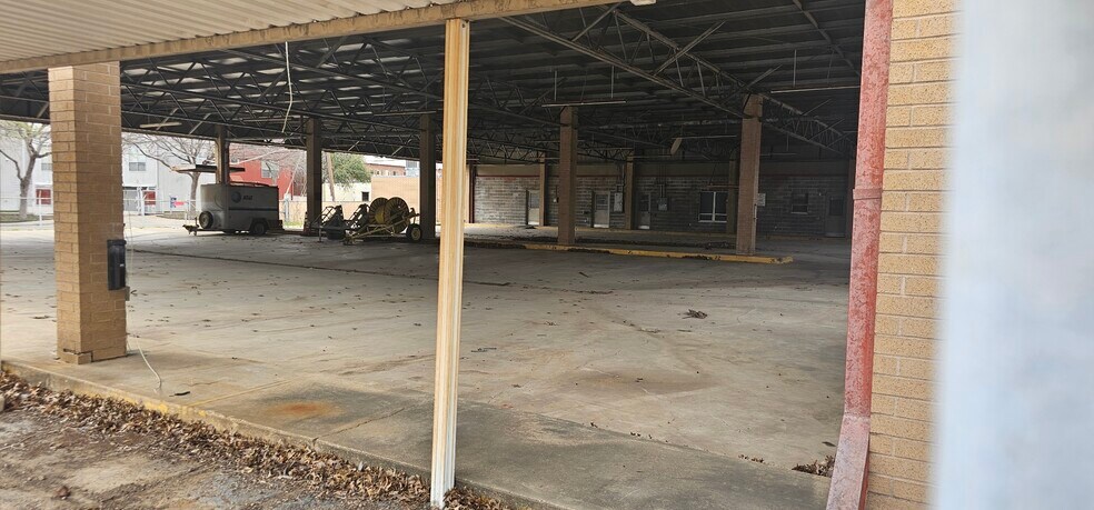 More Photos Of 3910 San Jacinto St, Dallas Flex For Sale