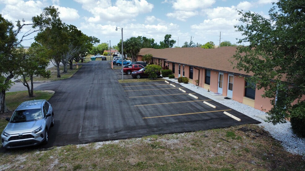 More Photos Of 1031 SE 9th St, Cape Coral Apartments For Sale