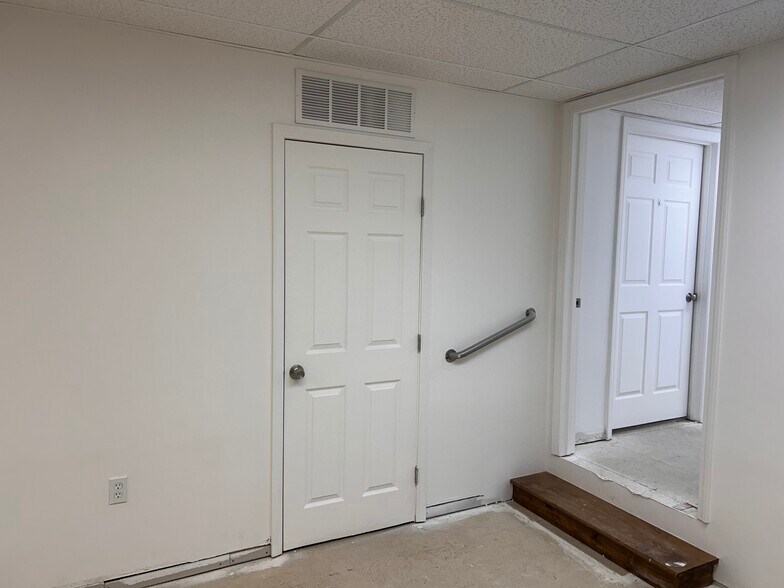 More Photos Of 204 W Pitman St, O'Fallon Office For Lease