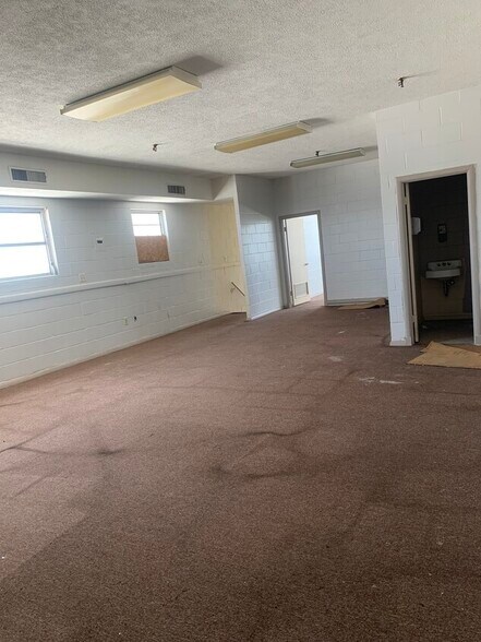 More Photos Of 1216 W Amelia St, Orlando Distribution For Lease