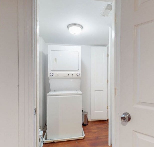 More Photos Of 407 N Charles St, Baltimore Apartments For Lease