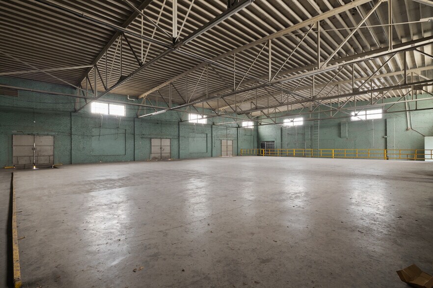 More Photos Of 101 N Val Verde Rd, Donna Warehouse For Sale