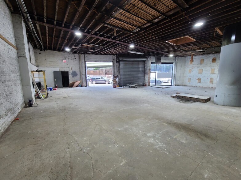 More Photos Of 286-294 Hamilton Ave, Brooklyn Warehouse For Lease