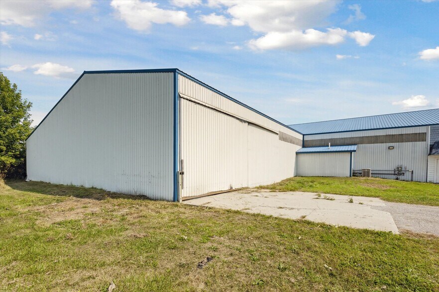 More Photos Of 683 River Rd, Bay City Manufacturing For Sale