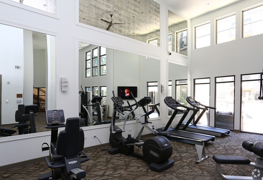 More Photos Of 403 E Koenig Ln, Austin Apartments For Lease