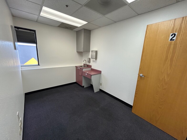 More Photos Of 161 S Spruce St, South San Francisco Medical For Lease