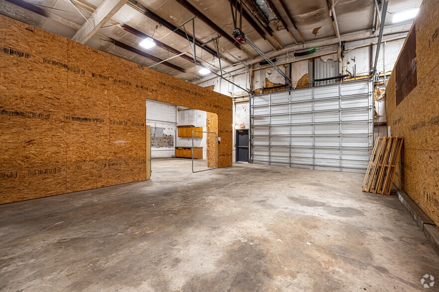 More Photos Of 1018 Central Ave, Metairie Service For Lease