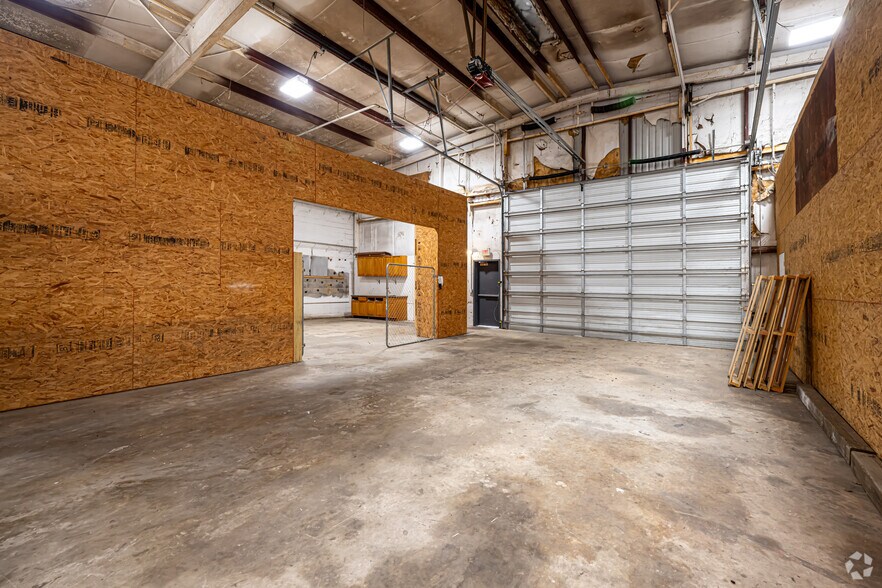 More Photos Of 1018 Central Ave, Metairie Coworking Space