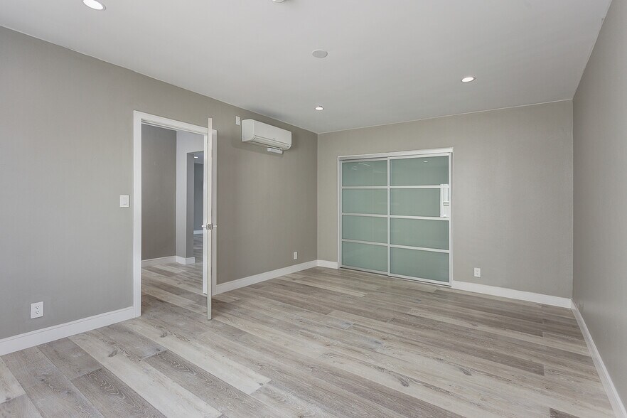 More Photos Of 5427 Carlton Way, Los Angeles Apartments For Sale