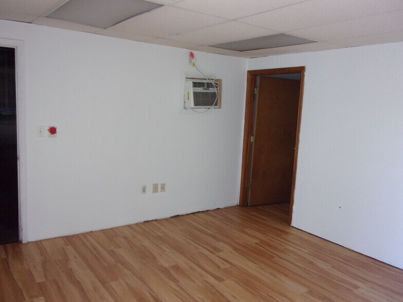 More Photos Of 8197 Euclid Ct, Manassas Park Warehouse For Lease