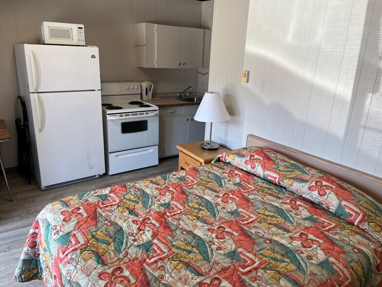 More Photos Of 3355 Skaha Lake Rd, Penticton Hotel For Sale