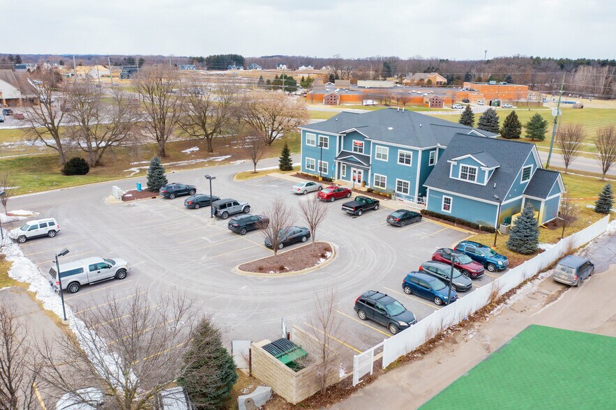 More Photos Of 12660 10 Mile Rd, South Lyon Medical For Lease