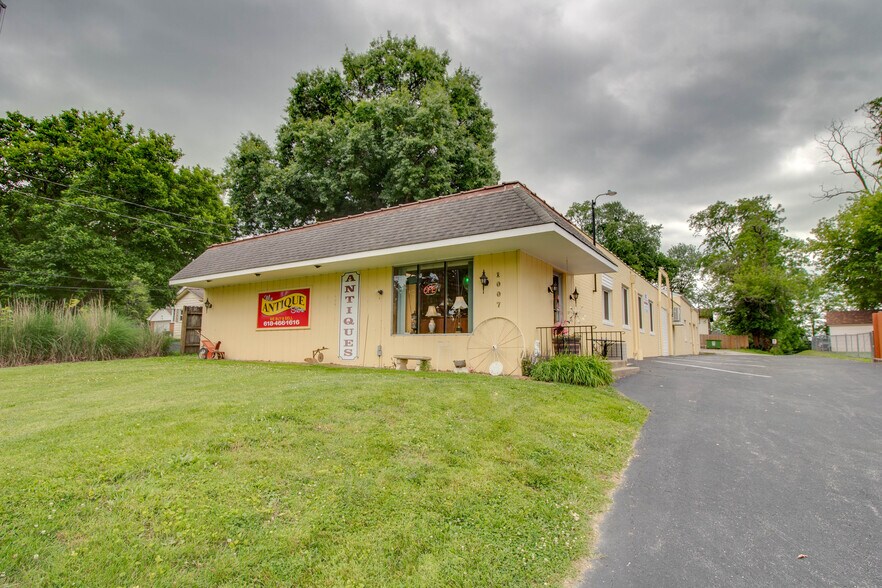 More Photos Of 1007 W Delmar Ave, Godfrey General Retail For Sale
