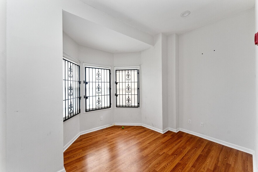 More Photos Of 1305 N 15th St, Philadelphia Apartments For Sale