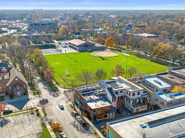 More Photos Of 1601-1607 Simpson St, Evanston Office For Sale