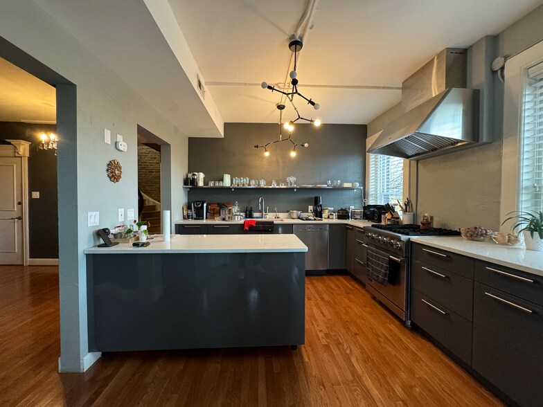 More Photos Of 3265 S Archer Ave, Chicago Apartments For Sale