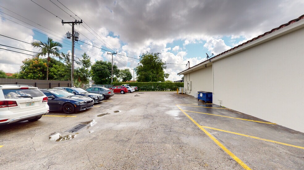 More Photos Of 235 W 49th St, Hialeah Medical For Sale