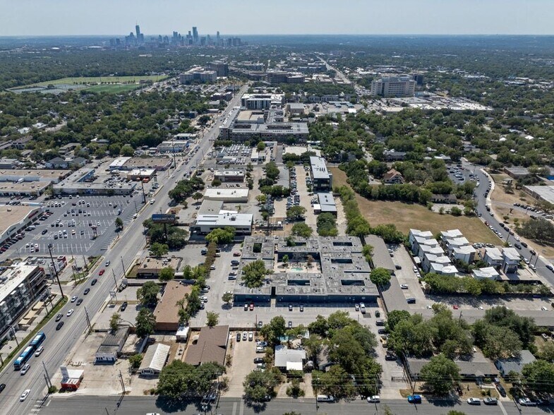 More Photos Of 5606 N Lamar Blvd, Austin Apartments For Sale