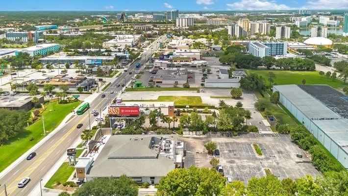 More Photos Of 7653 International Dr, Orlando Freestanding For Lease